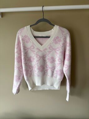 Altar'd State Pink & White V‑Neck Patterned Sweater